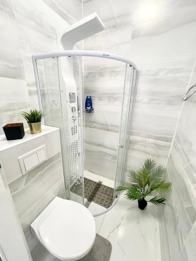 Cozy Central Studio Near Park Bucarest Esterno foto