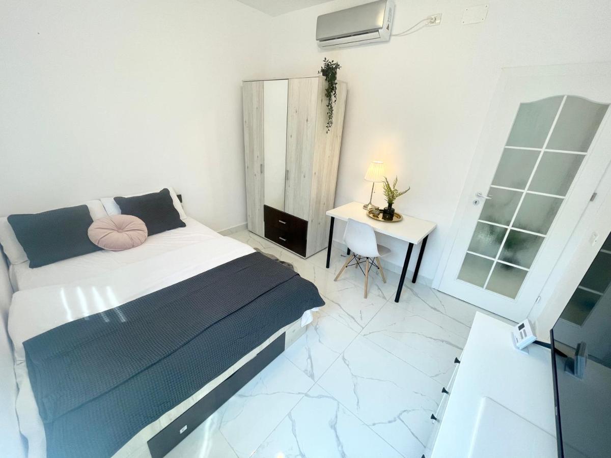 Cozy Central Studio Near Park Bucarest Esterno foto